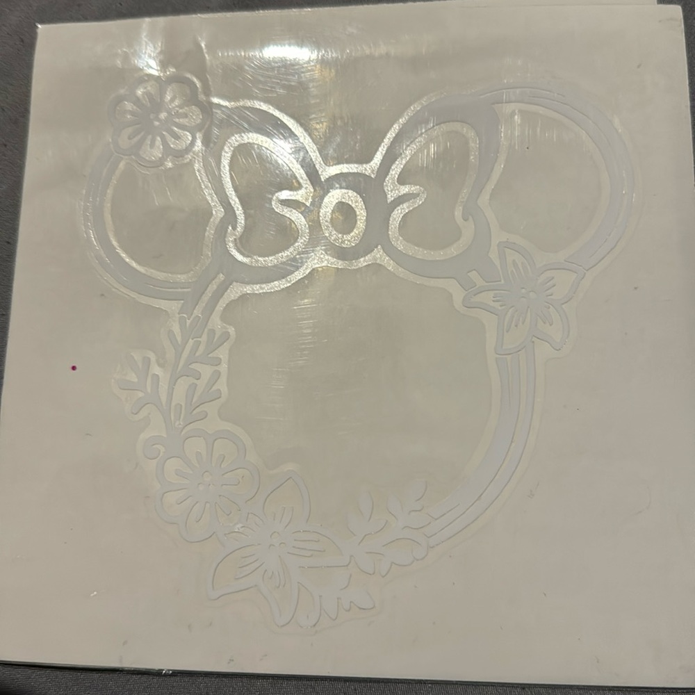 White Minnie decal with flowers